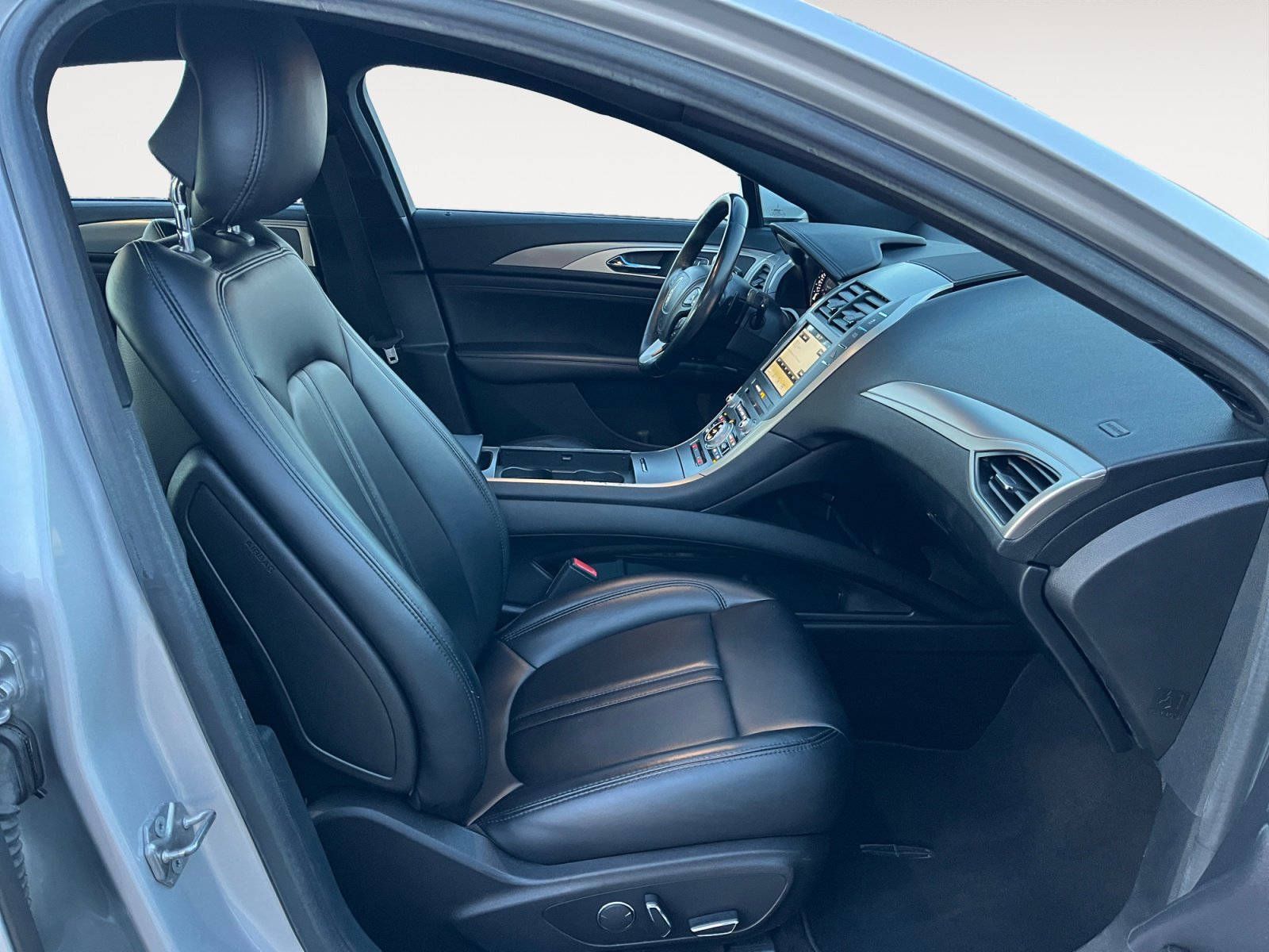 Used 2017 Lincoln MKZ Premiere image 18