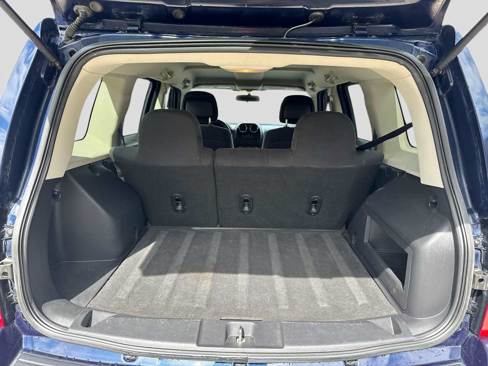 Used 2015 Jeep Patriot Latitude AWD/4WD image 32