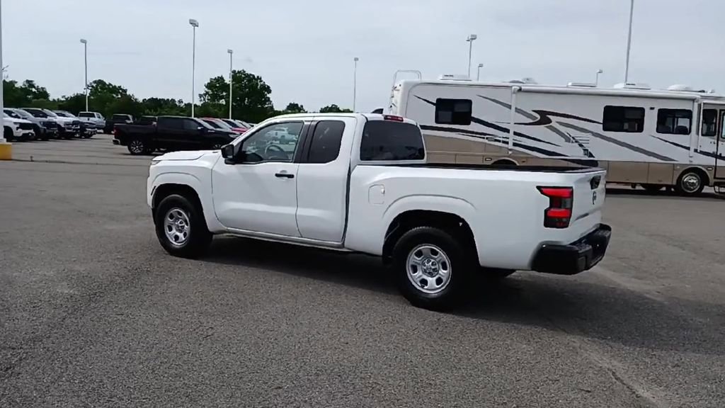 Used 2022 Nissan Frontier S RWD image 6