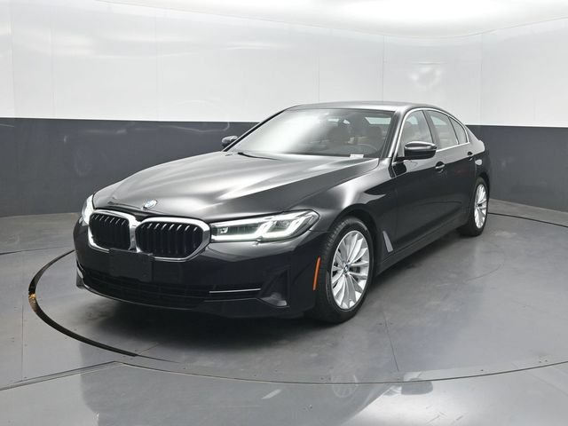 Used 2022 BMW 530i w/ M Sport Package RWD image 2