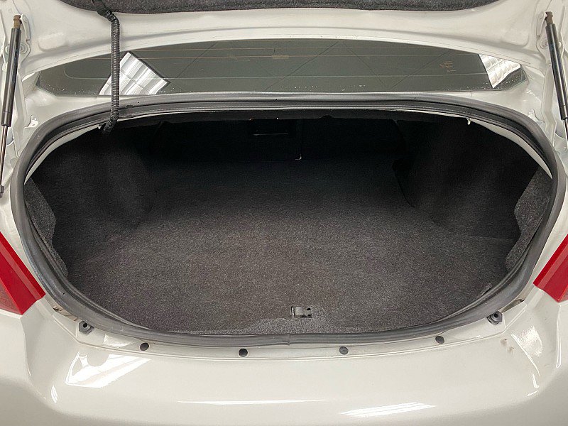 Used 2014 Dodge Avenger SE FWD image 12
