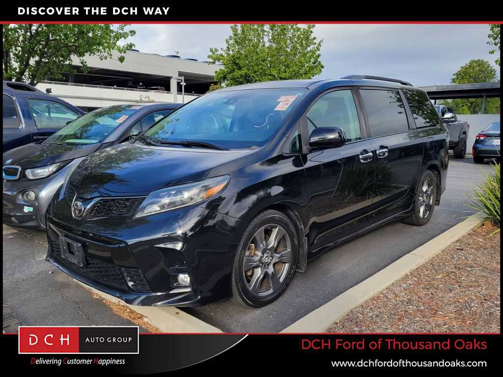 Used 2020 Toyota Sienna SE w/ Carpet Mat Package FWD image 1
