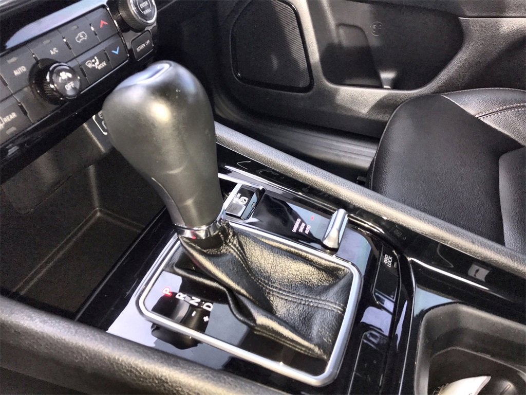 Used 2024 Jeep Compass Limited image 19