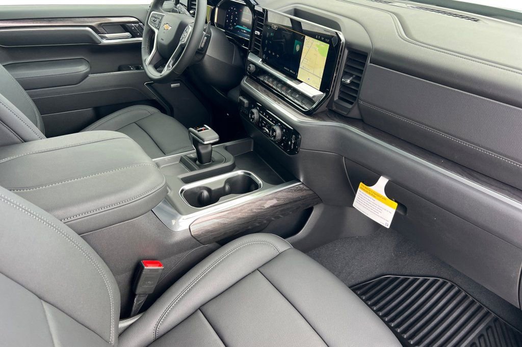 New 2026 Chevrolet Silverado 1500 LTZ w/ LTZ Premium Package AWD/4WD image 11