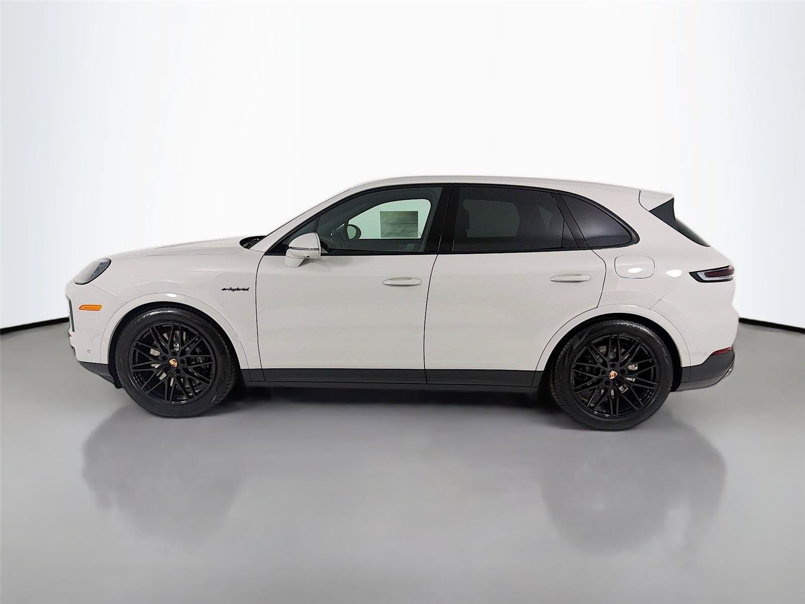 New 2026 Porsche Cayenne E-Hybrid AWD/4WD image 2
