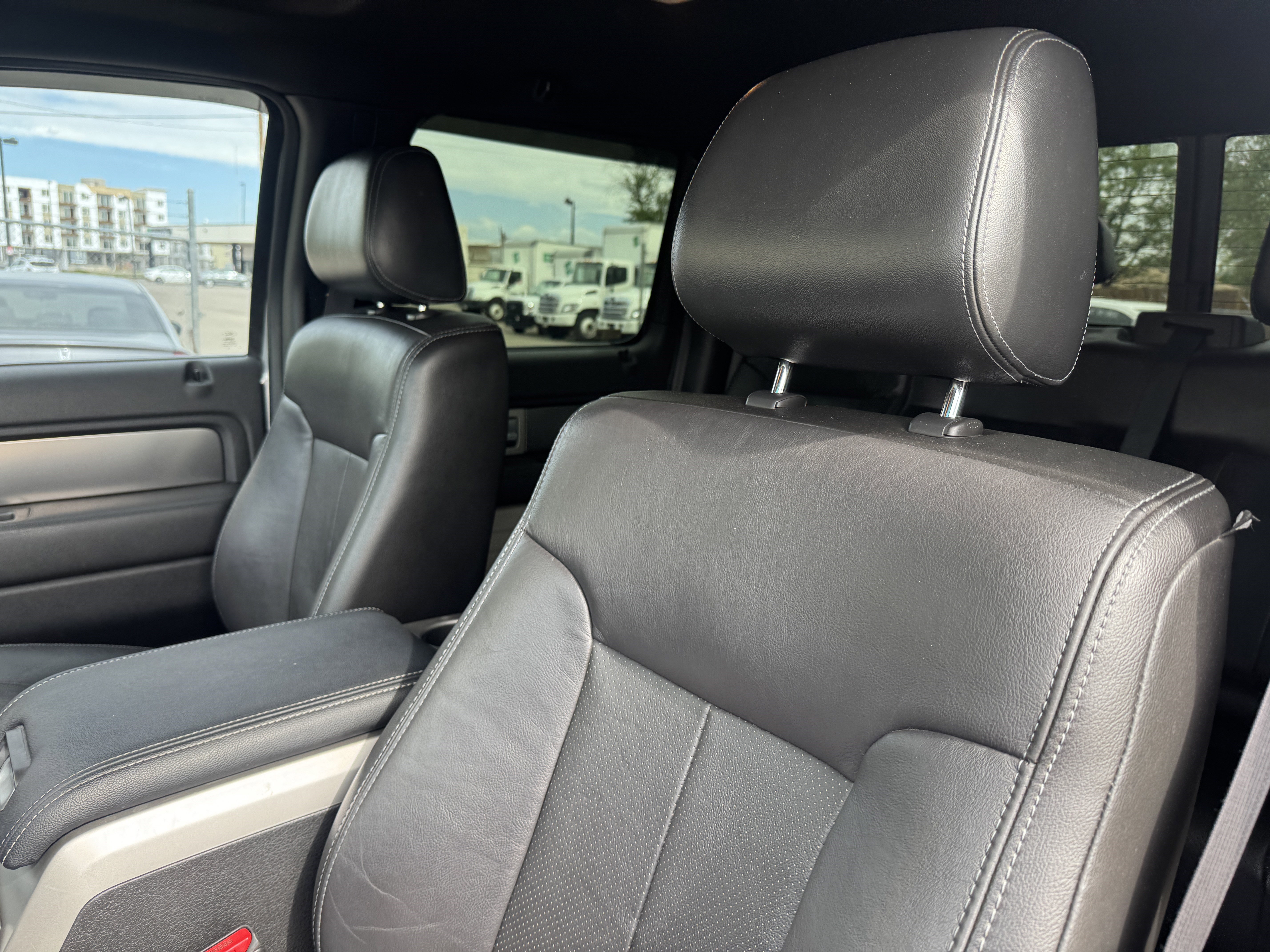 Used 2014 Ford F150 FX4 w/ Equipment Group 402A Luxury AWD/4WD image 23