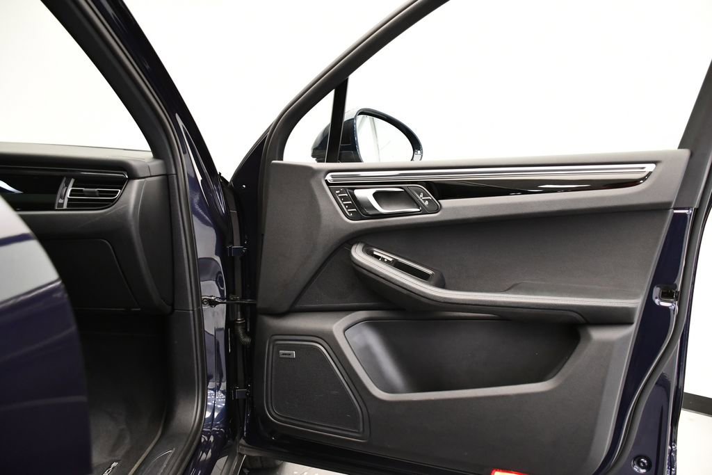 Used 2023 Porsche Macan S image 47