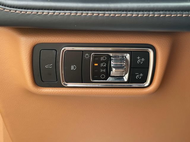 Certified 2024 Lincoln Aviator Black Label w/ Jet Package AWD/4WD image 36