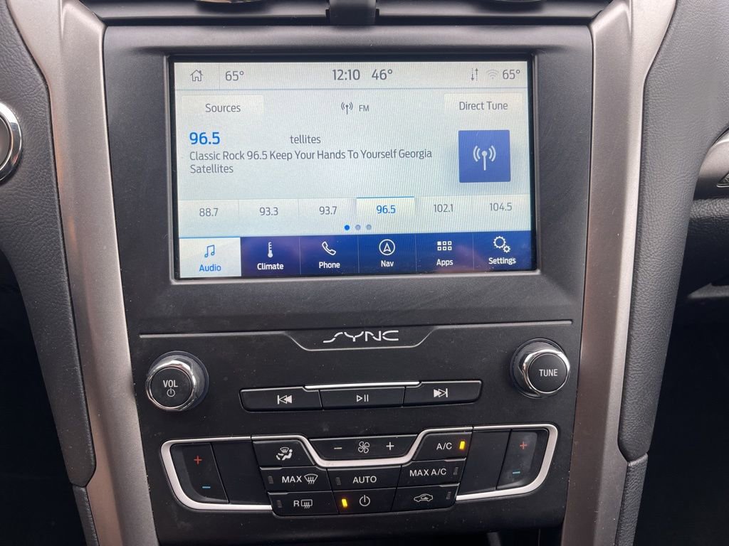 Used 2020 Ford Fusion SE image 12