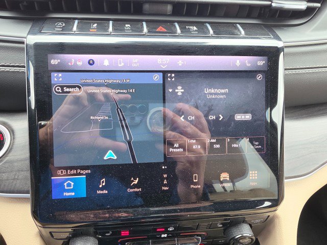 Used 2023 Jeep Grand Cherokee L Limited w/ Trailer Tow Group (B) AWD/4WD image 41