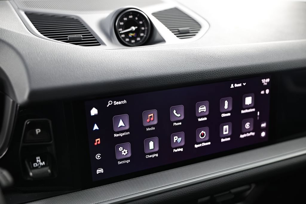 Certified 2025 Porsche Cayenne S AWD/4WD image 37