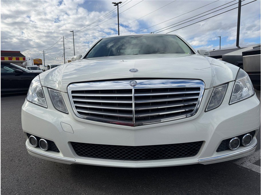 Used 2010 Mercedes-Benz E 350 4MATIC Sedan image 49