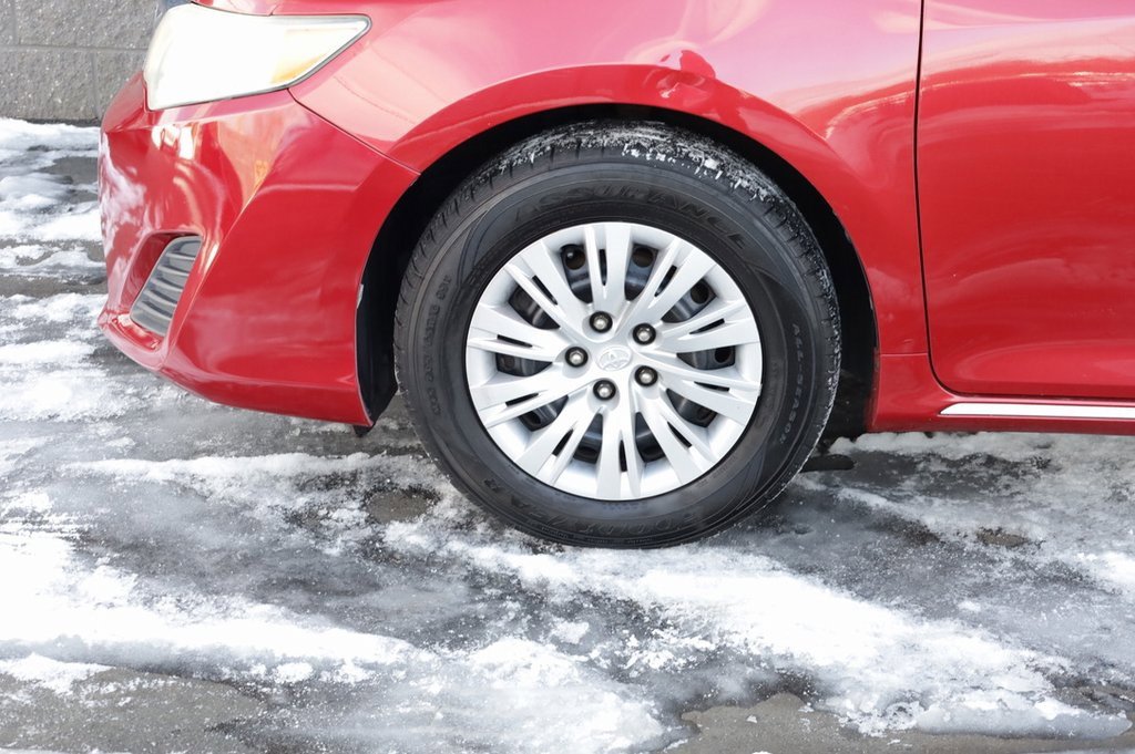 Used 2013 Toyota Camry LE image 3