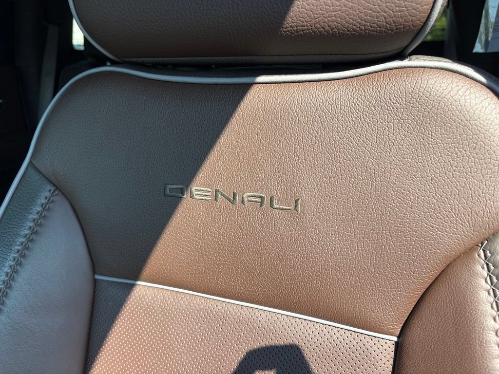 Used 2024 GMC Sierra 1500 Denali w/ Technology Package AWD/4WD image 18