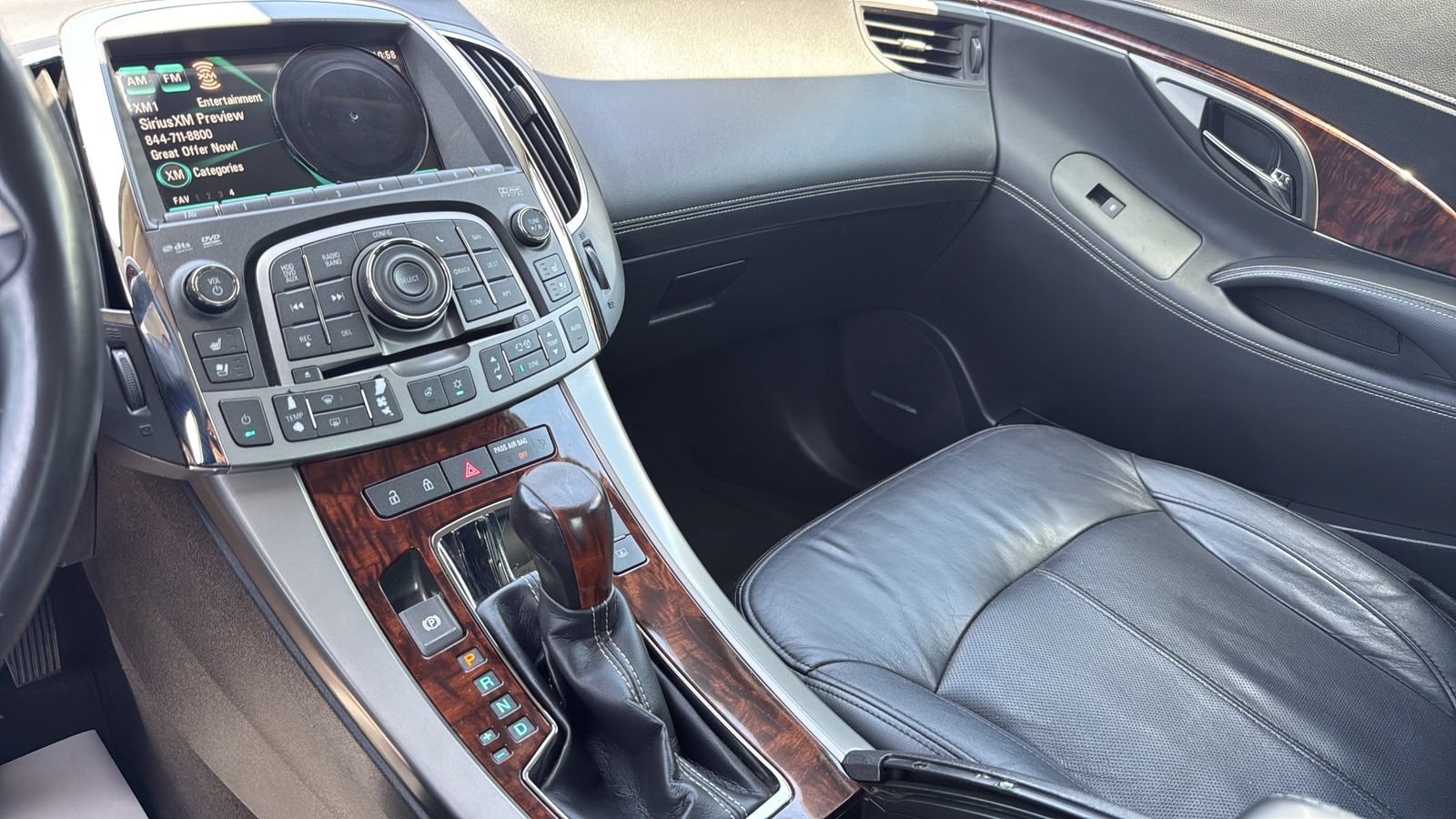 Used 2012 Buick LaCrosse Touring FWD image 19