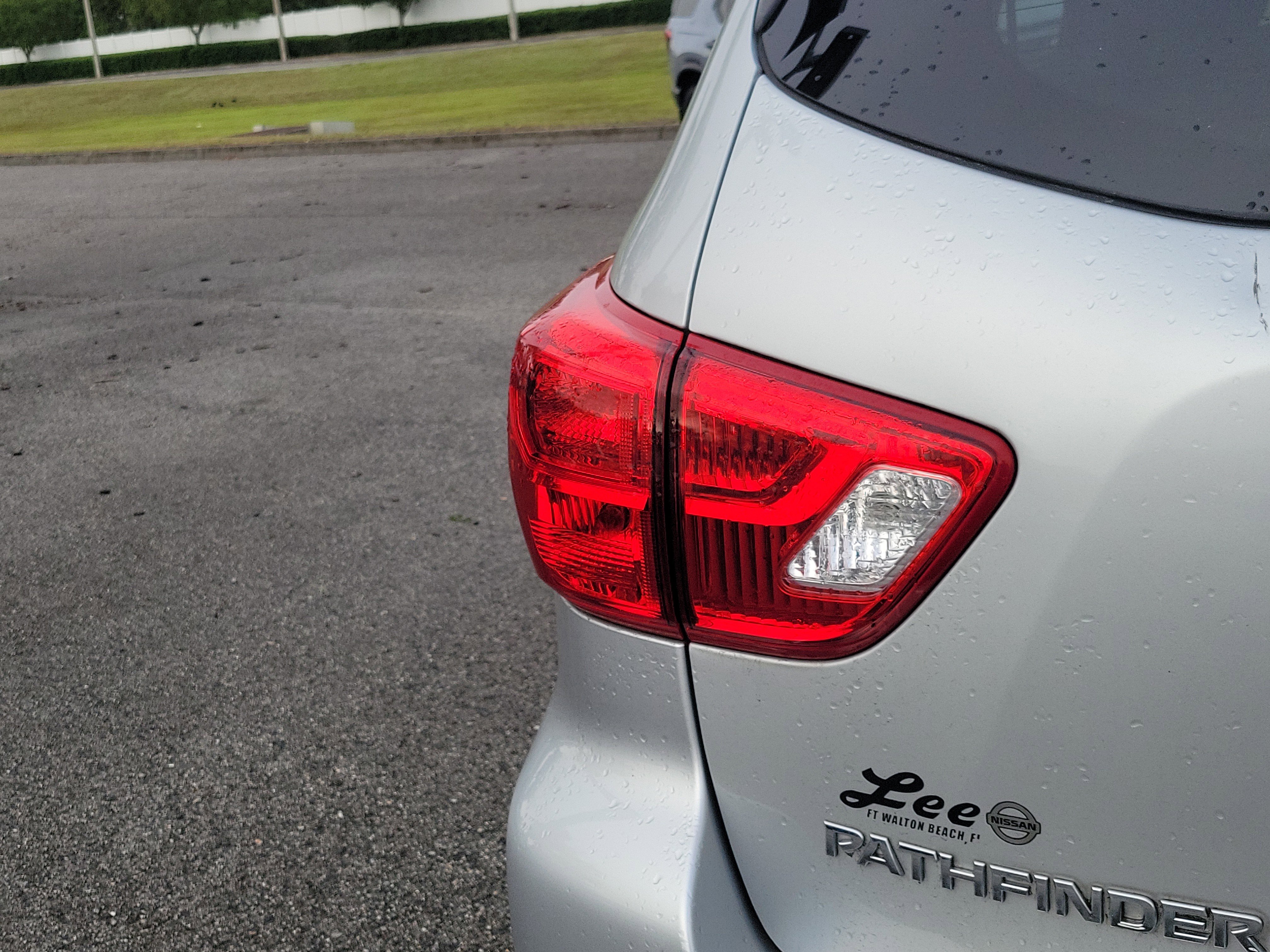 Used 2017 Nissan Pathfinder SL w/ Trailer Tow Package FWD image 21