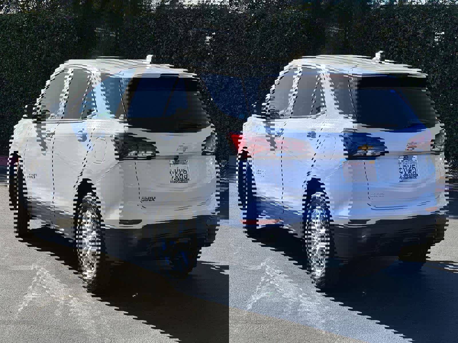 Used 2022 Chevrolet Equinox LS w/ LS Convenience Package image 4