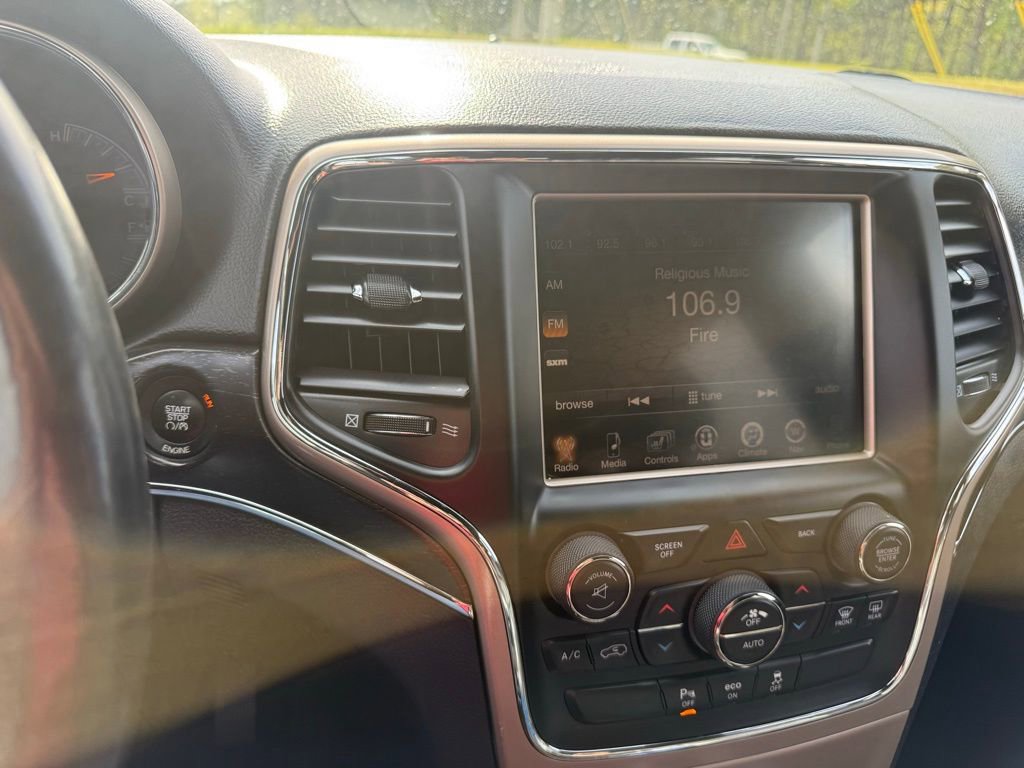 Used 2015 Jeep Grand Cherokee Limited w/ Luxury Group II image 17