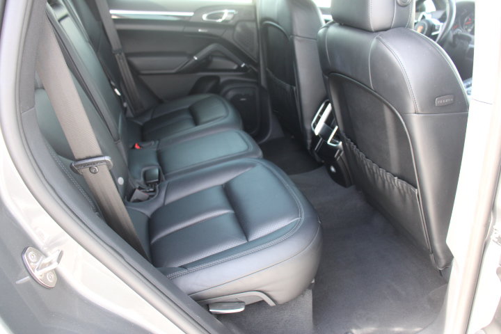 Used 2016 Porsche Cayenne AWD/4WD image 18