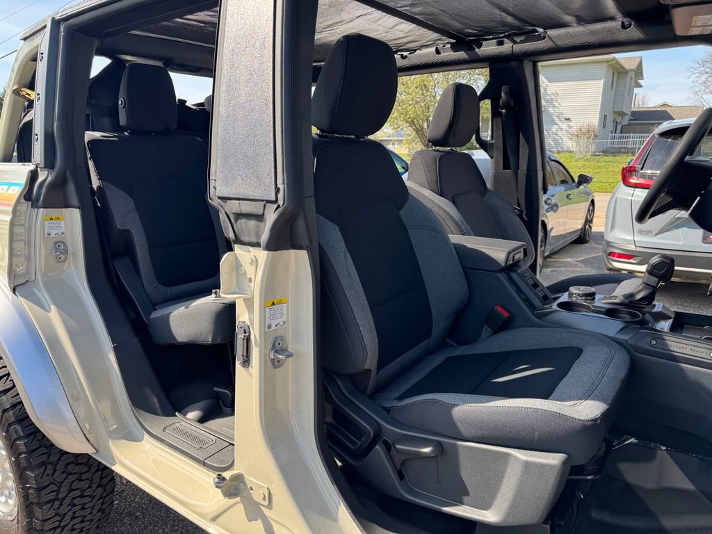 New 2025 Ford Bronco 4-Door AWD/4WD image 19