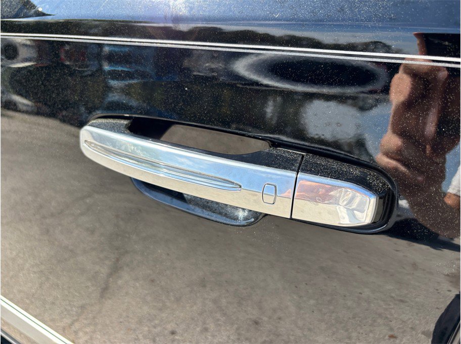 Used 2019 Cadillac Escalade ESV Platinum image 19