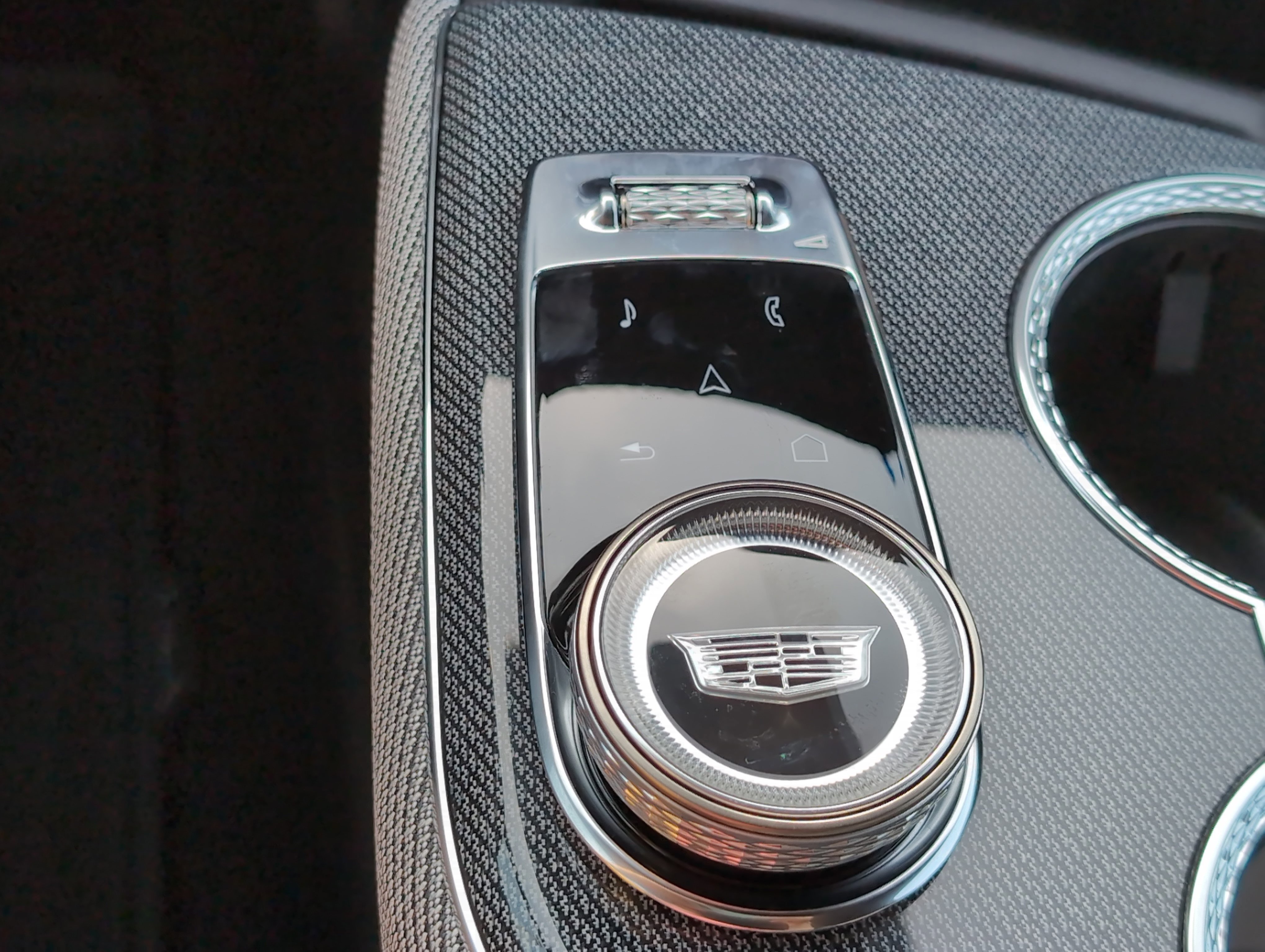 New 2025 Cadillac Optiq Luxury 1 image 17