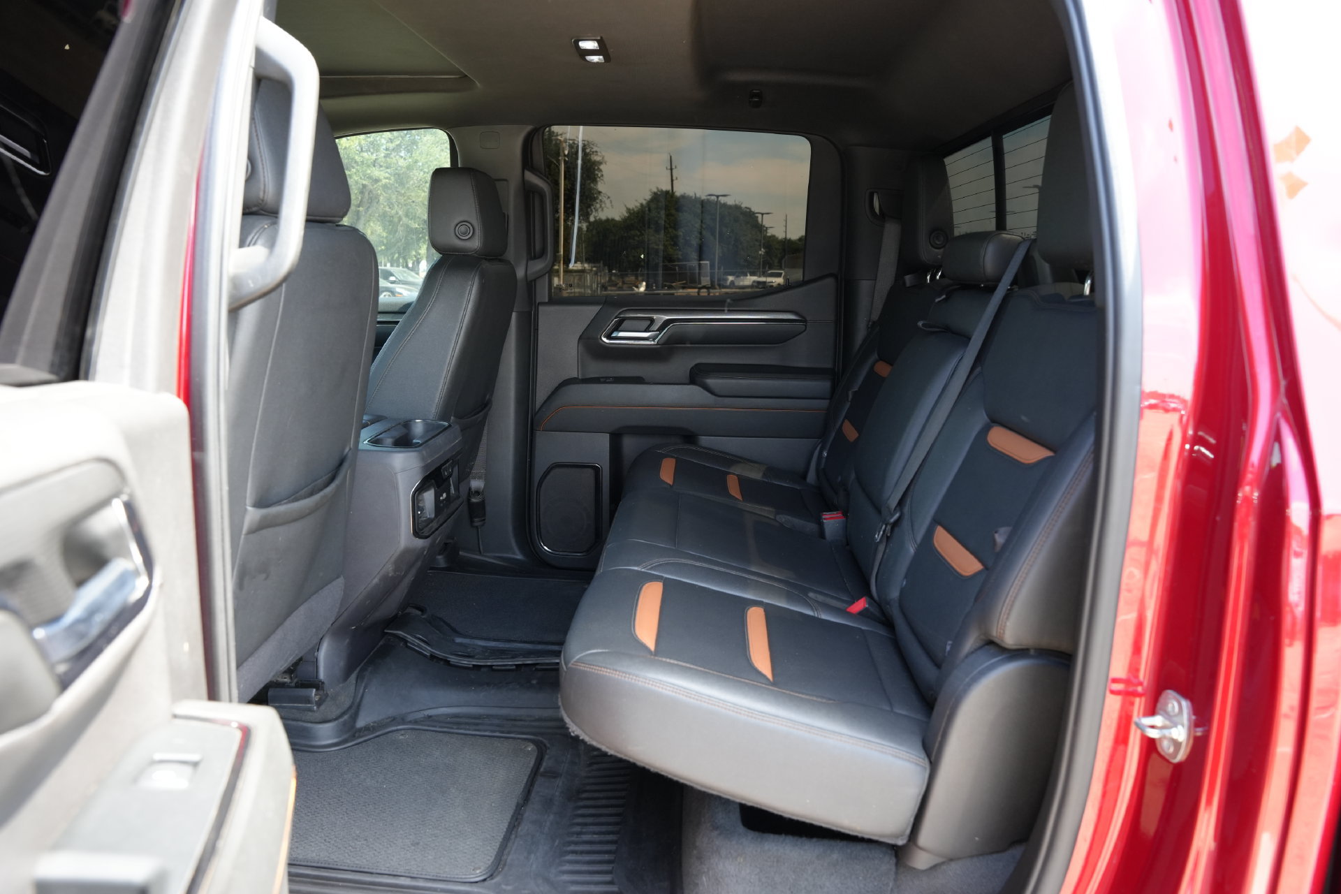 Used 2024 GMC Sierra 1500 AT4 w/ Technology Package AWD/4WD image 18