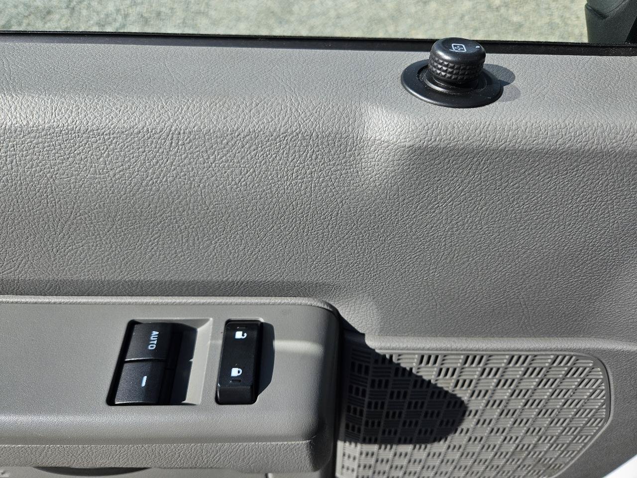 Used 2023 Ford E-350 and Econoline 350 Super Duty w/ Power Windows & Locks Group RWD image 13