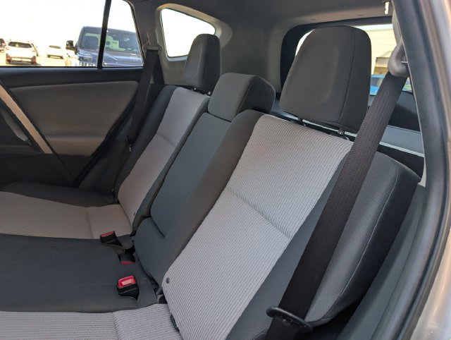 Used 2015 Toyota RAV4 LE FWD image 25