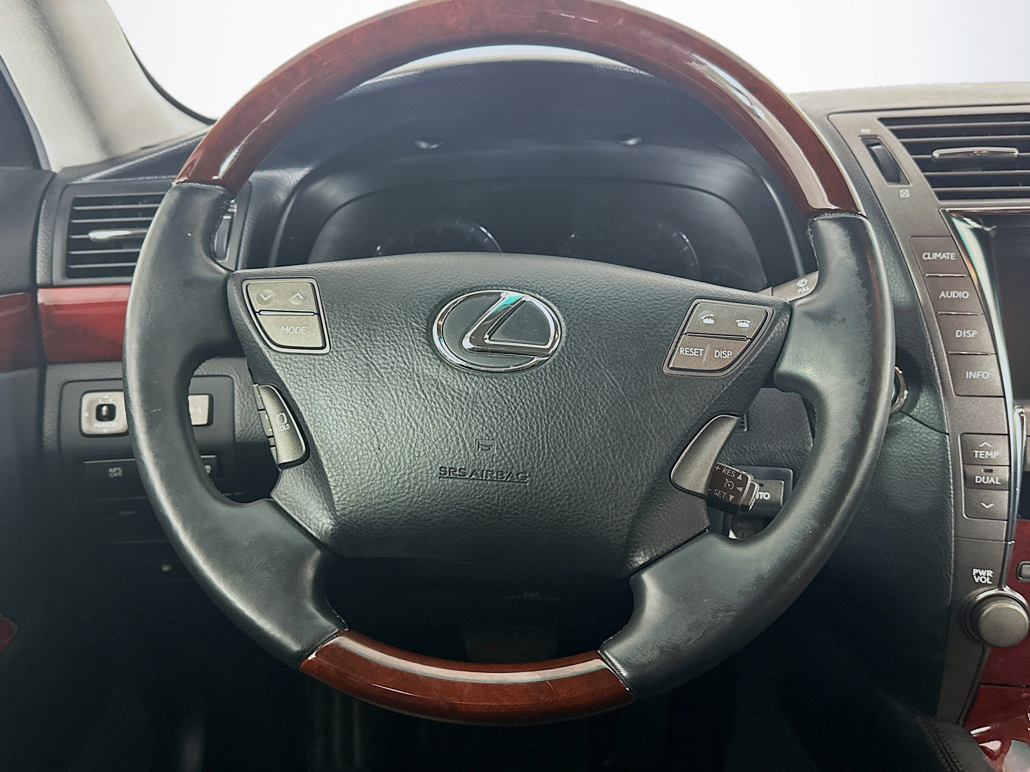 Used 2008 Lexus LS 460 RWD image 17