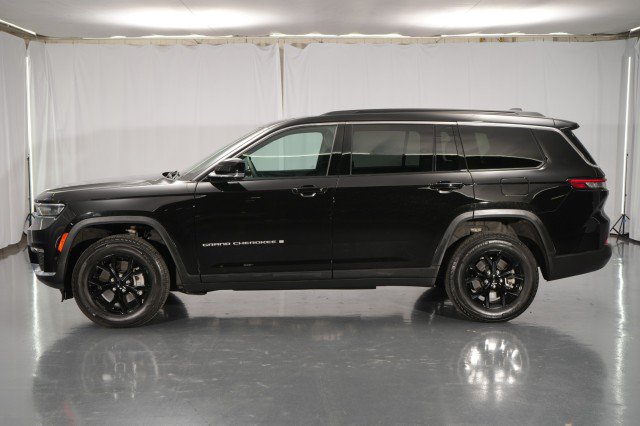Used 2025 Jeep Grand Cherokee L Limited w/ Luxury Tech Group II AWD/4WD image 3