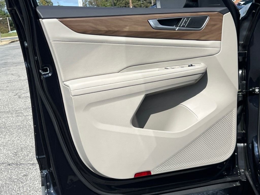 New 2026 Volkswagen Atlas SE image 14