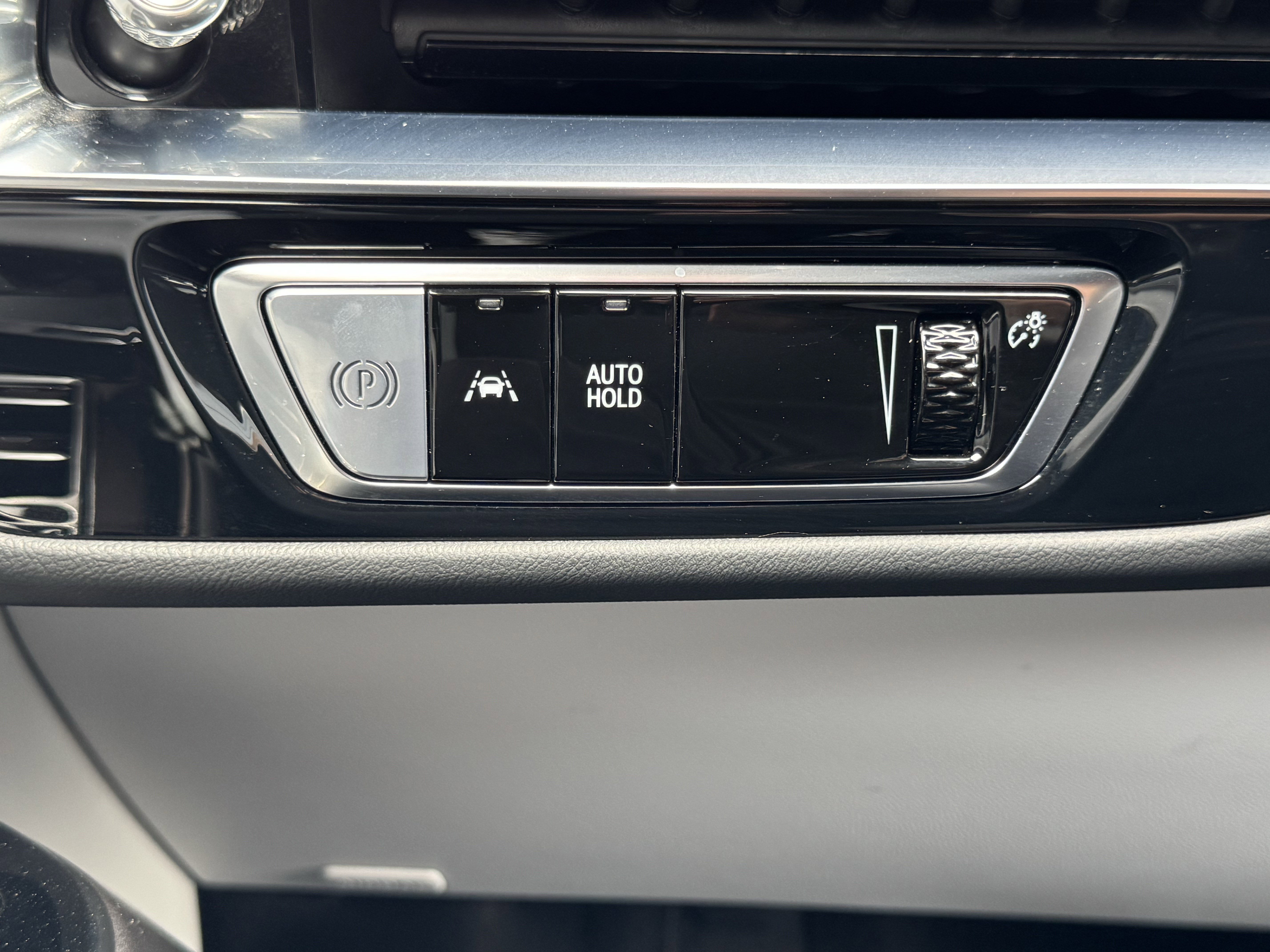 Used 2024 Cadillac Lyriq Luxury AWD/4WD image 29