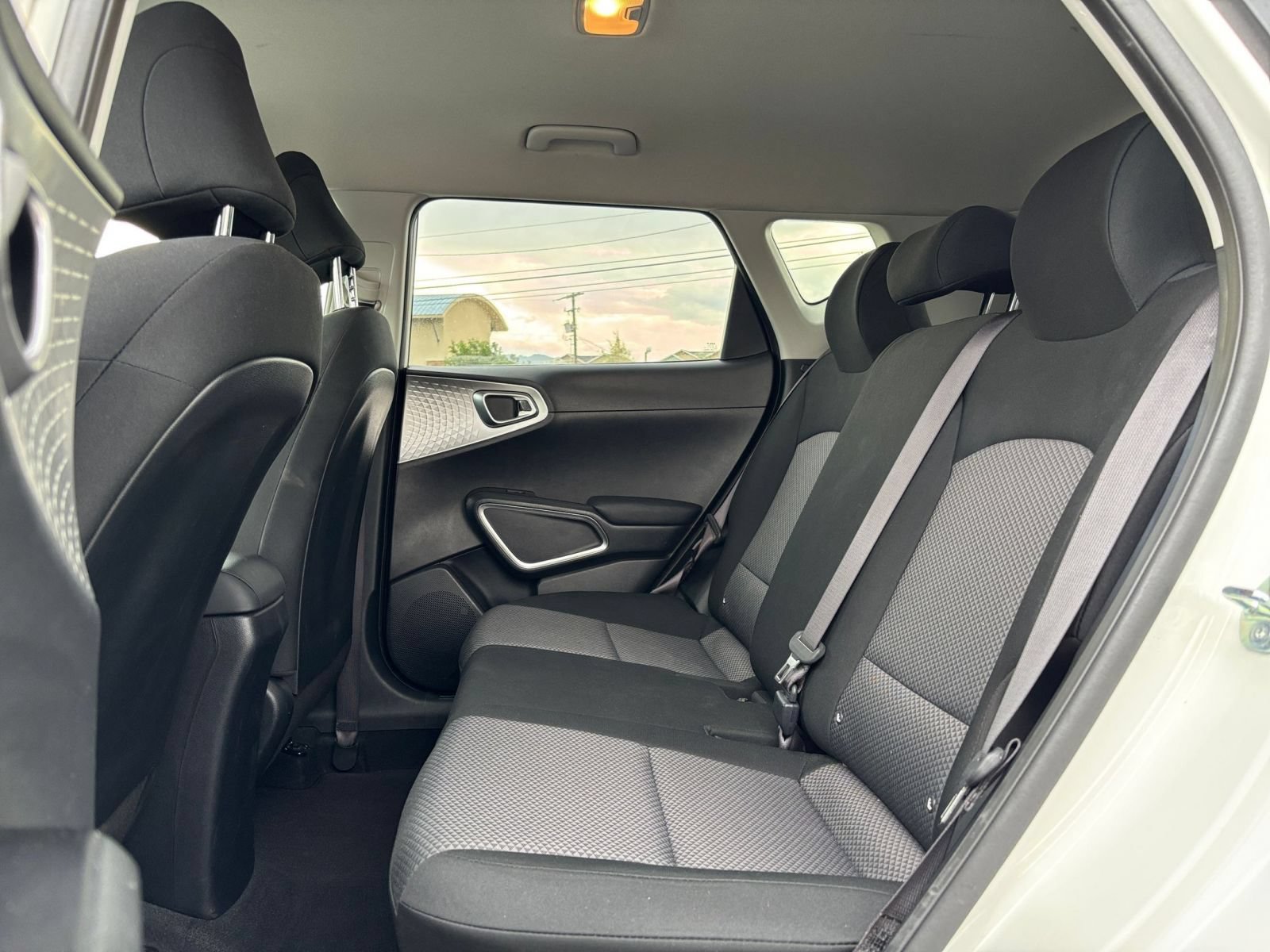 Used 2025 Kia Soul LX w/ LX Technology Package FWD image 22
