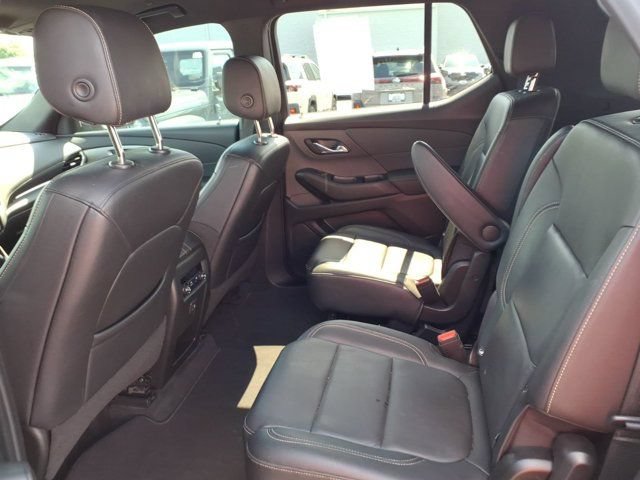 Used 2022 Chevrolet Traverse LT w/ Midnight/Sport Edition FWD image 26