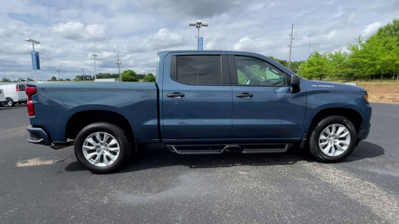 Used 2024 Chevrolet Silverado 1500 Custom RWD image 9