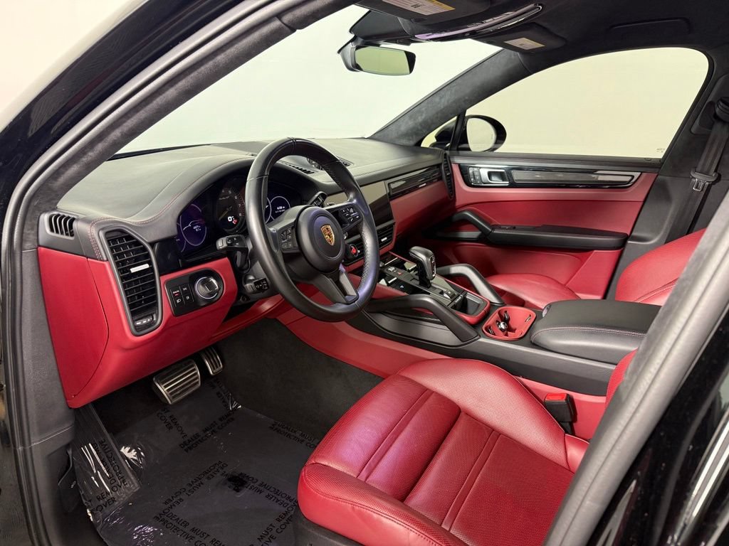 Certified 2023 Porsche Cayenne Turbo GT AWD/4WD image 4