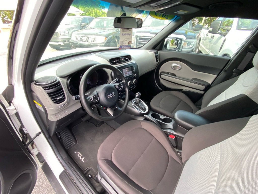 Used 2019 Kia Soul image 28