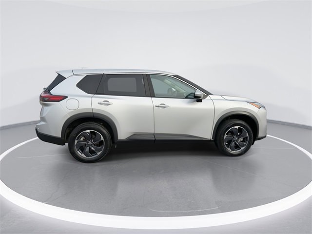Used 2024 Nissan Rogue SV image 9