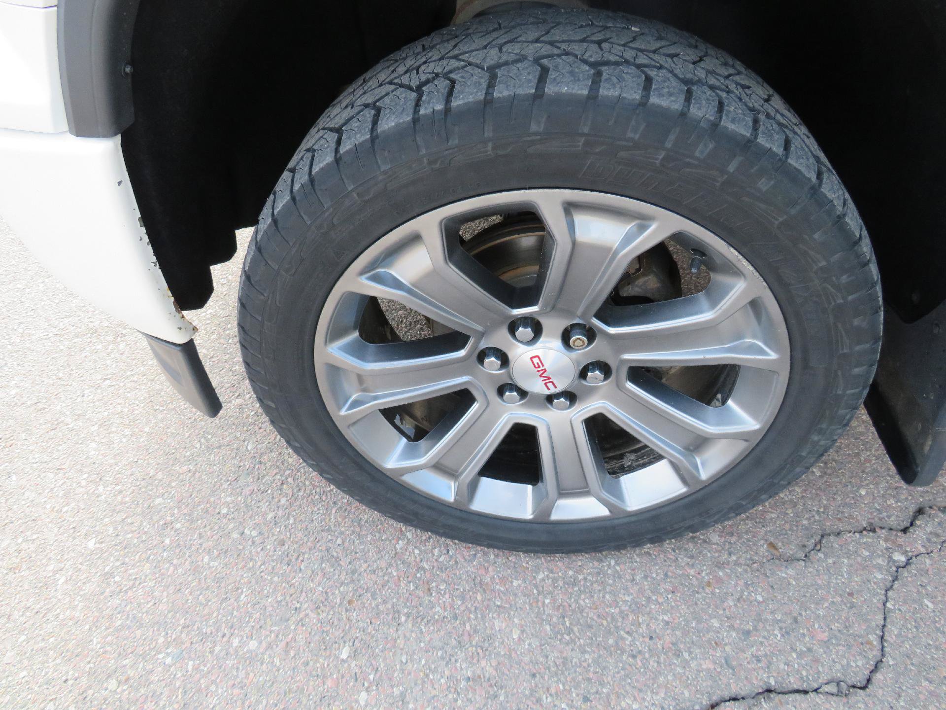 Used 2015 GMC Sierra 1500 SLT w/ All-Terrain Package AWD/4WD image 2