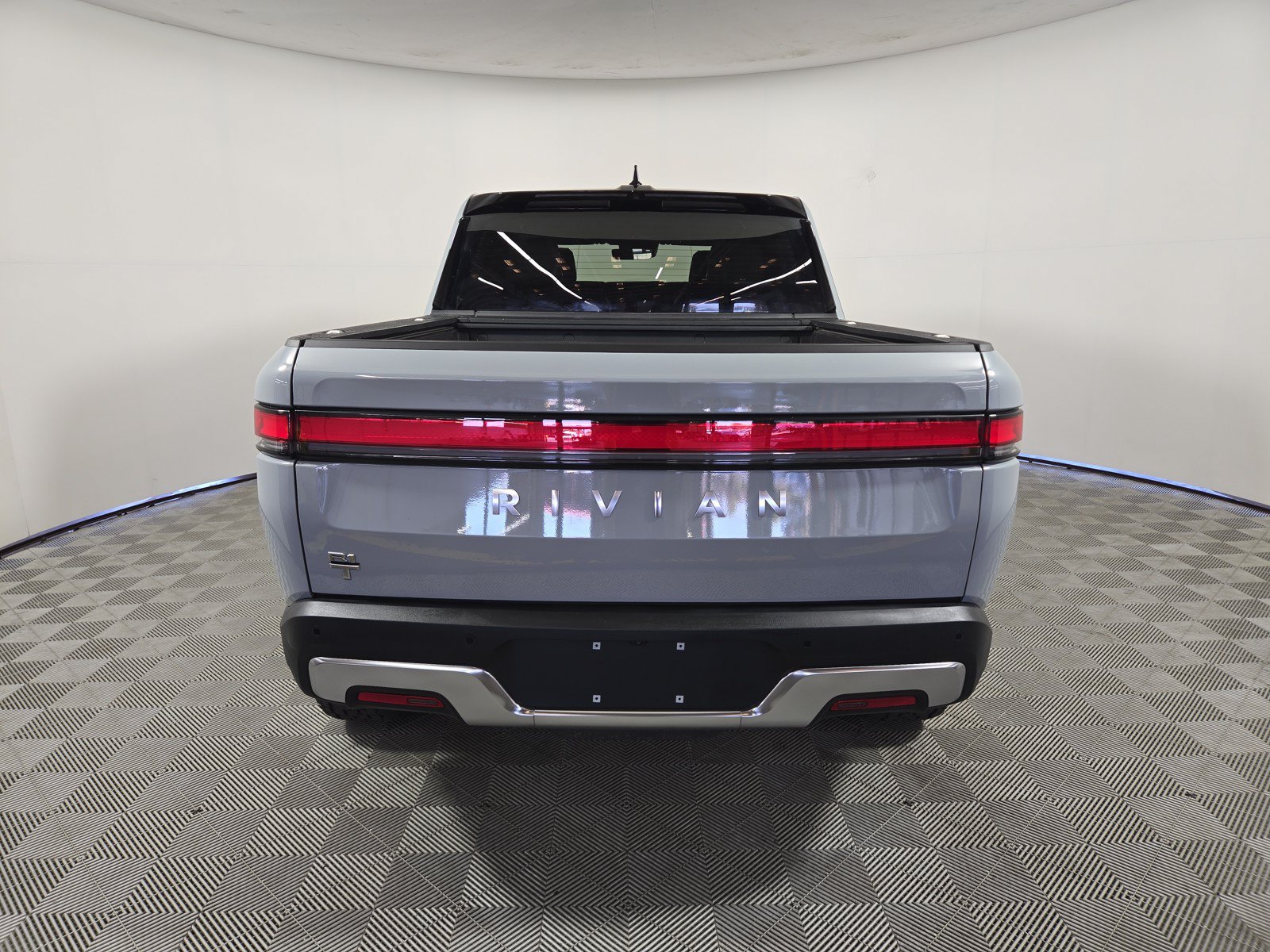 Used 2023 Rivian R1T Adventure AWD/4WD image 4