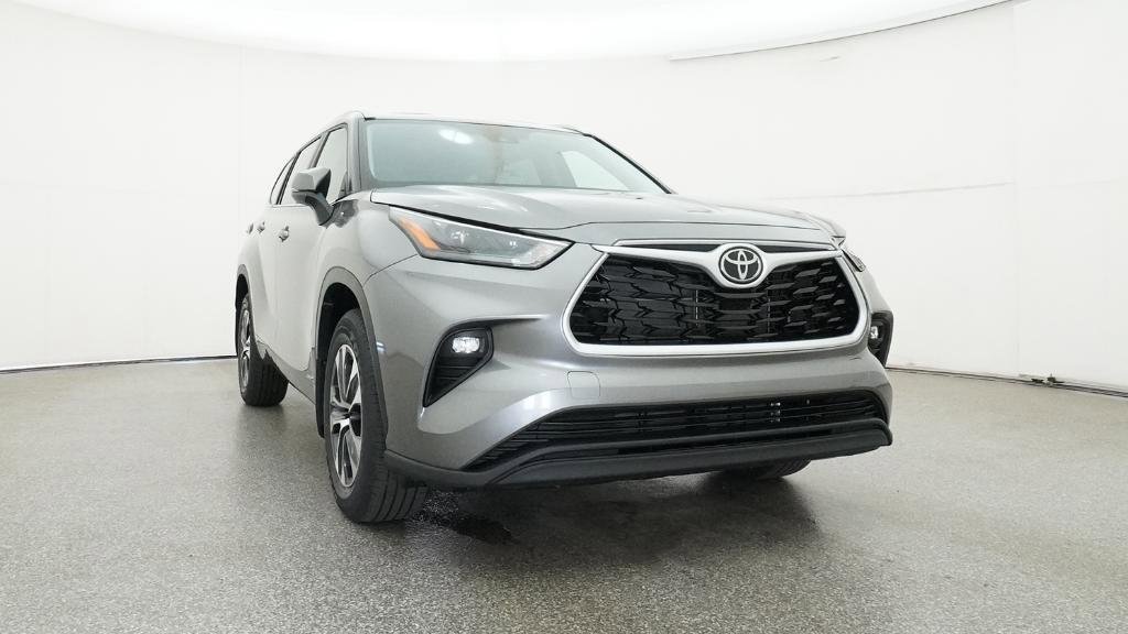New 2026 Toyota Highlander XLE image 12