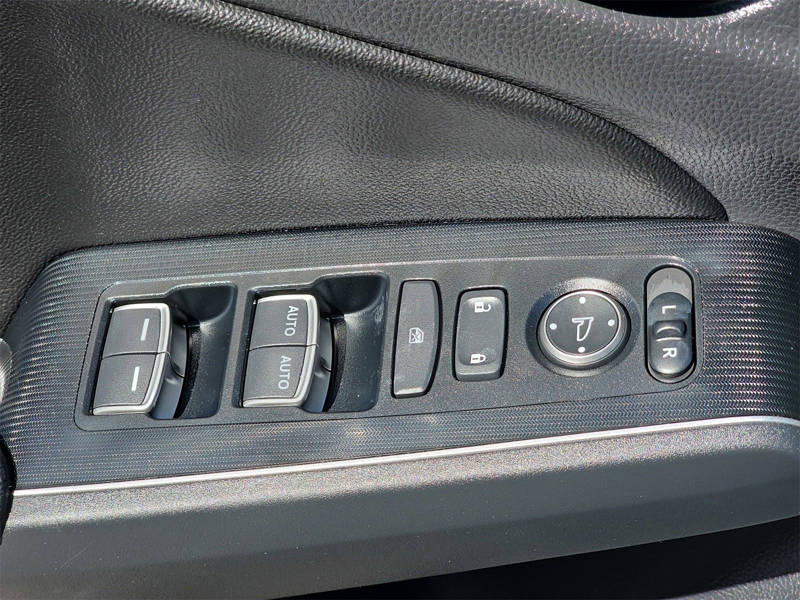 Used 2023 Honda Civic Touring image 32