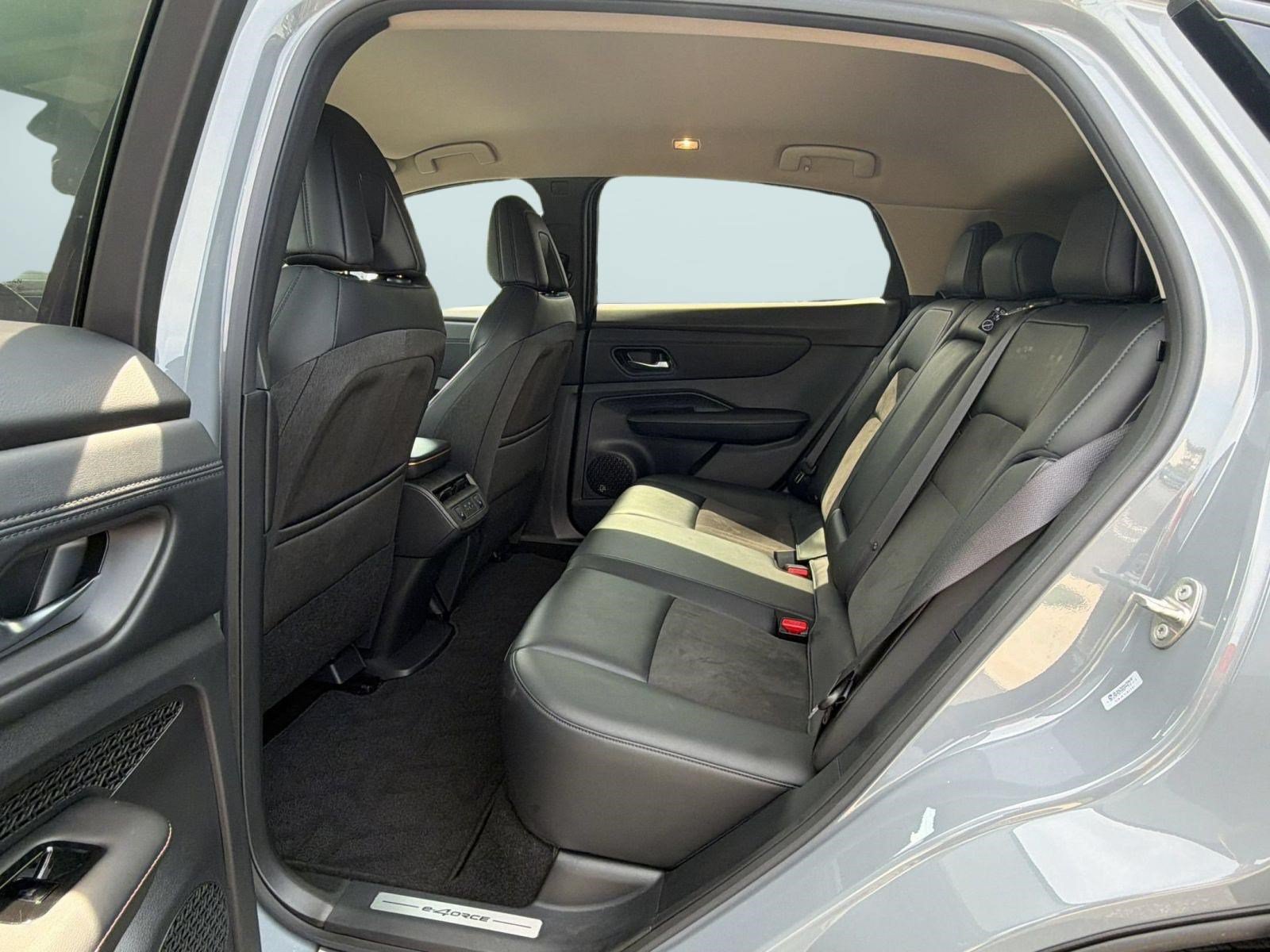 Used 2023 Nissan Ariya AWD image 21