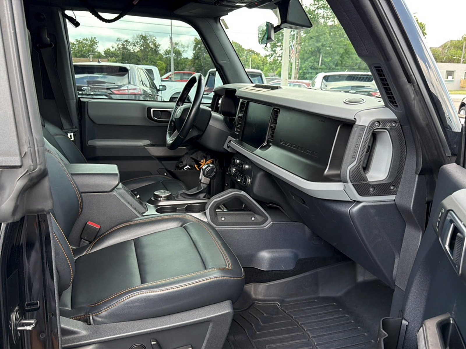 Used 2023 Ford Bronco Badlands w/ Sasquatch Package AWD/4WD image 13