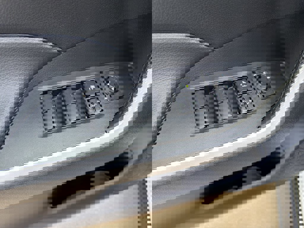 Used 2024 Toyota RAV4 LE image 9