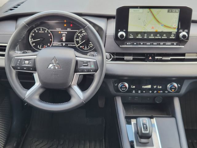 Used 2024 Mitsubishi Outlander AWD image 21