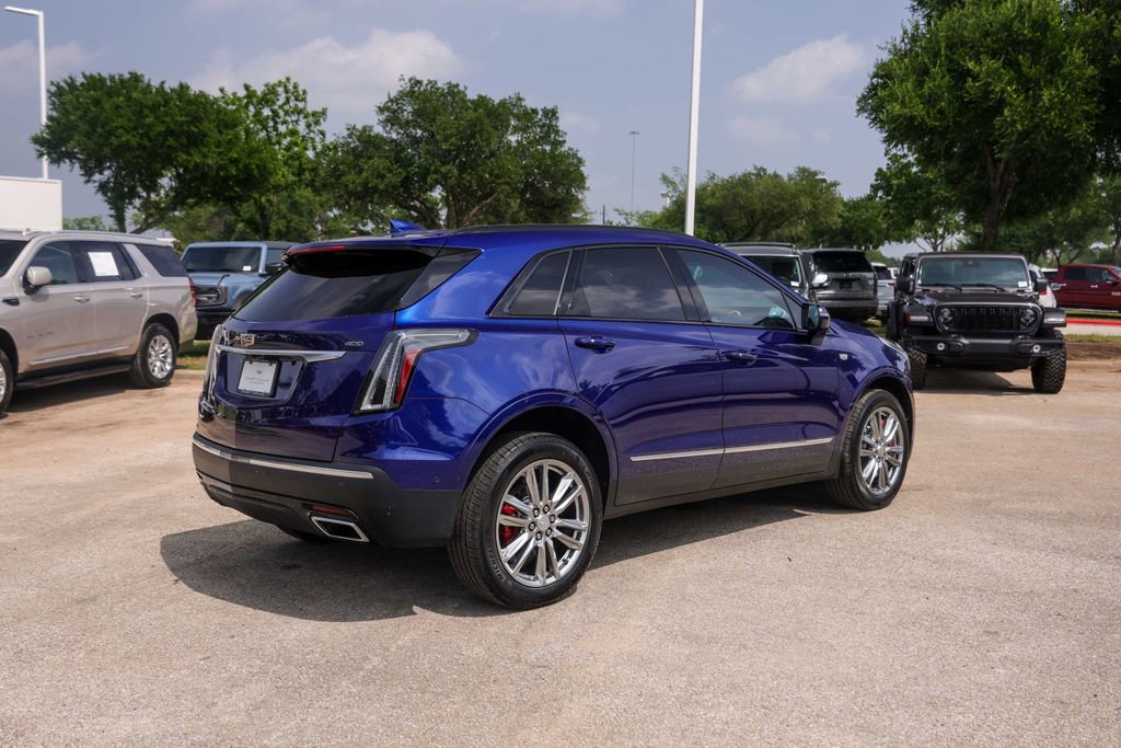 Certified 2025 Cadillac XT5 Sportv w/ Technology Package AWD/4WD image 4
