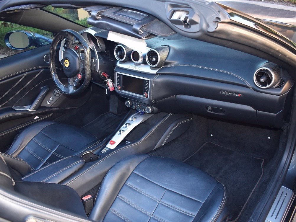 Used 2018 Ferrari California T RWD image 17