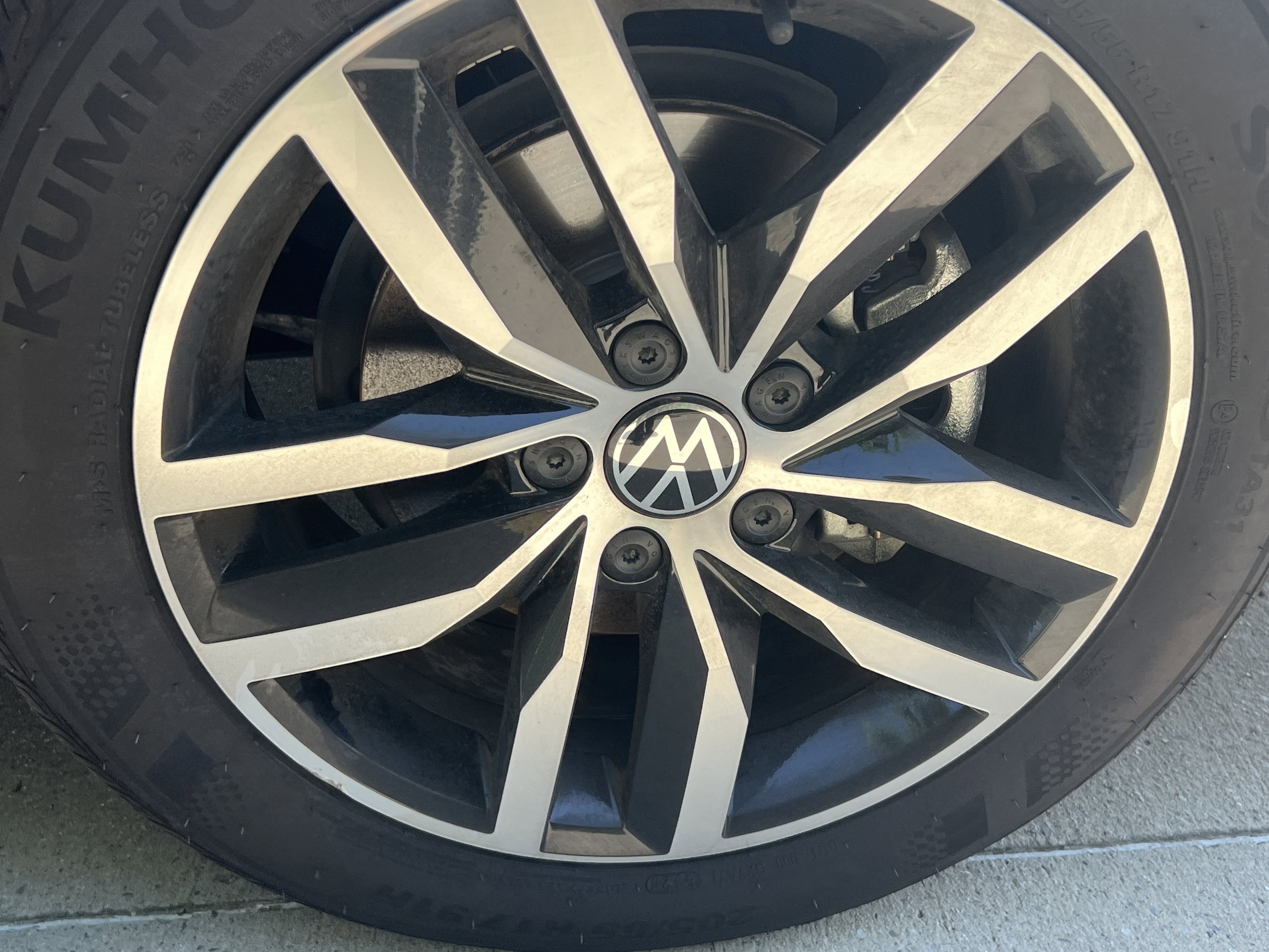 Used 2025 Volkswagen Jetta SE w/ Sunroof Package FWD image 12